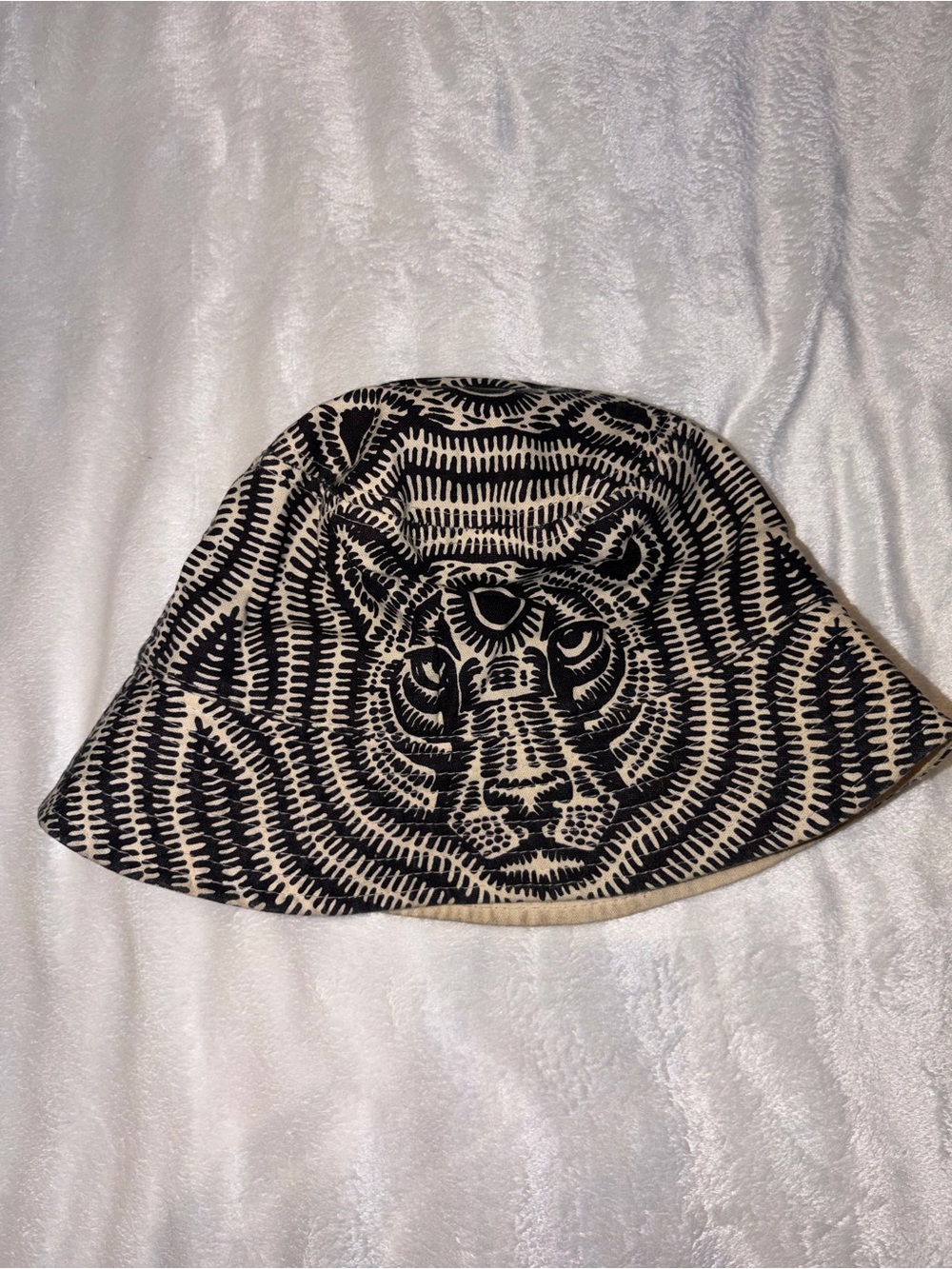 Unbranded Black & Cream Tiger Pattern Bucket Hat